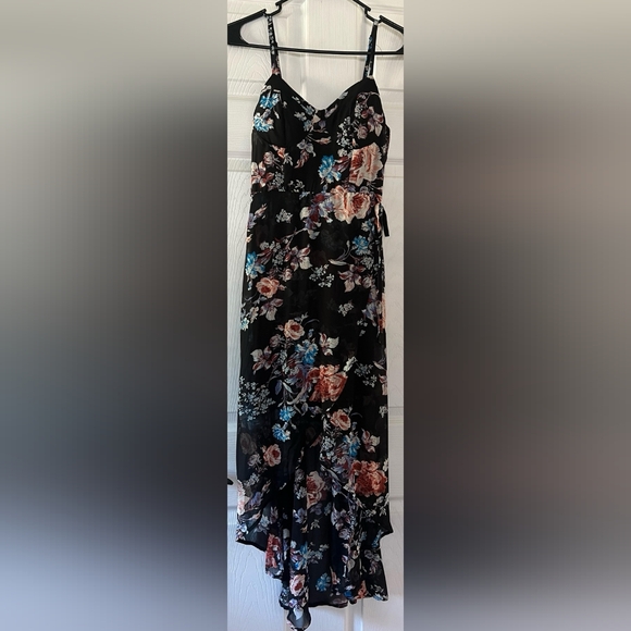 S-Lily Rose Dress. - Picture 7 of 8